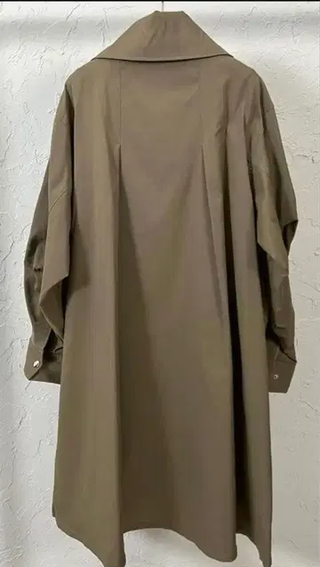 CYAN Tokyo 오버 사이즈 베이지 트렌치코트