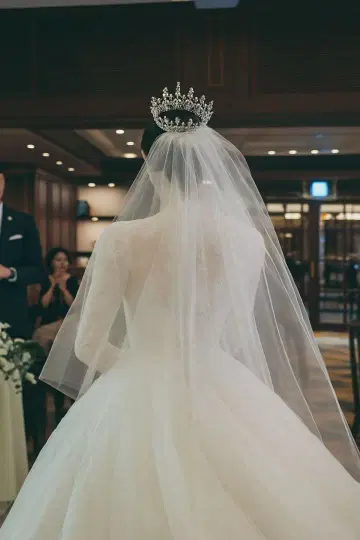 더 트리트 드레싱 웨딩 베일