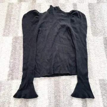 herlipto 하립투 블랙 리브 하이넥 스웨터