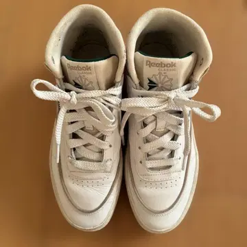 Reebok Club C Geo Mid 클럽 C 지오 하이컷 스니커즈