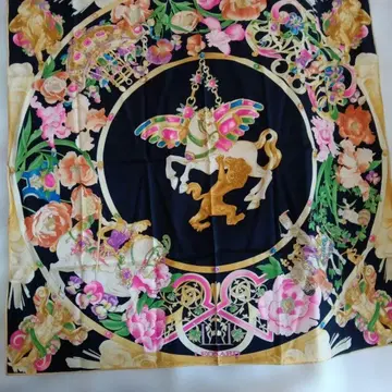 LEONARD 실크 스카프 꽃과 동물 디자인