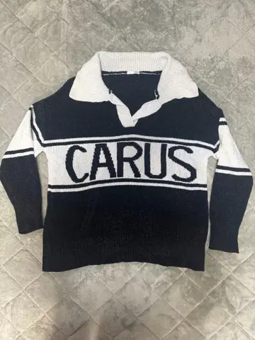 GYDA 제이다 CARUS 로고 카라 부착 니트 스웨터 블랙 화이트