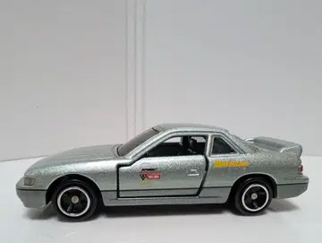 드림토미카 이니셜D TOYOTA AE86 스프린터 트레노