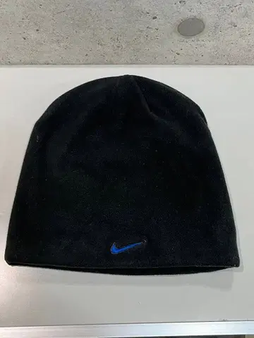 나이키 블랙 블루 스트라이프 니트 모자