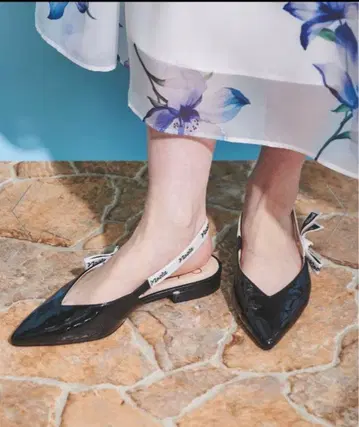 [ 미사용 새상품 ] Noela 로고 리본 펌프스