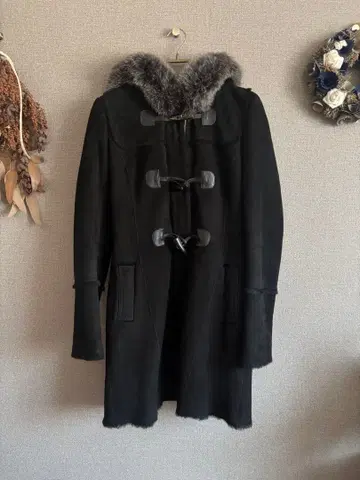 무스탕 코트 퍼 달린 더플 스타일