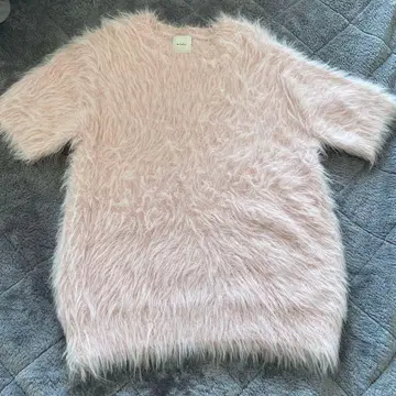 Spiral & Spam 핑크 페더얀 퍼 니트 반팔