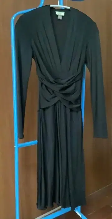 ISSA LONDON 이싸런던 실크 저지 원피스 블랙