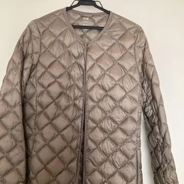 유니클로 베이지 퀼팅 다운 코트