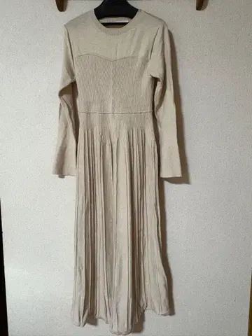 grove M 사이즈 베이지 긴팔 원피스