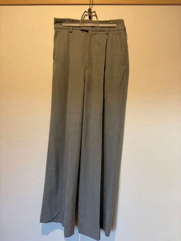 OHGA 그레이 턱 와이드 팬츠