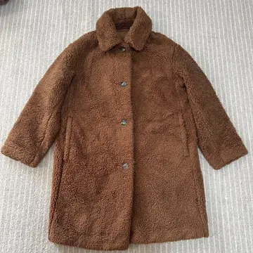 브라운 보아 무스탕 코트