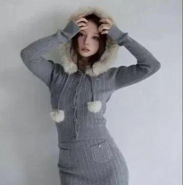 andmary Reo 퍼 니트 세트업 그레이