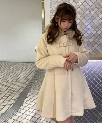 최종 가격 인하 ROJITA 로지타 하트 비쥬 버클 코트