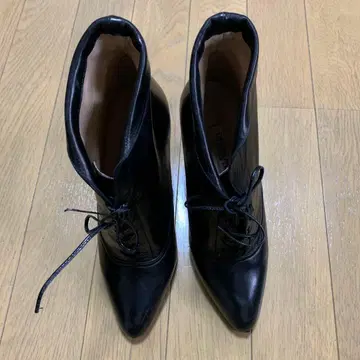 블랙 가죽 하이힐 부츠