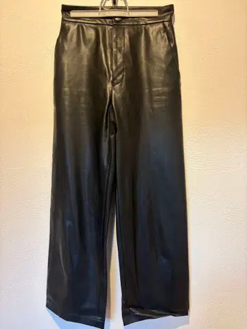 OHGA 블랙 가죽 와이드 팬츠