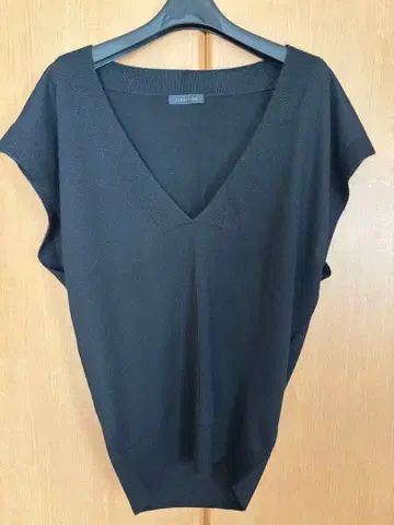 블랙 V넥 니트 베스트 상의