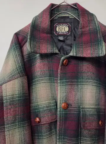 B.F.C 체크 무늬 더플 코트