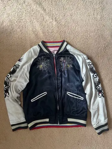 스카잔 거미줄과 꽃 자수