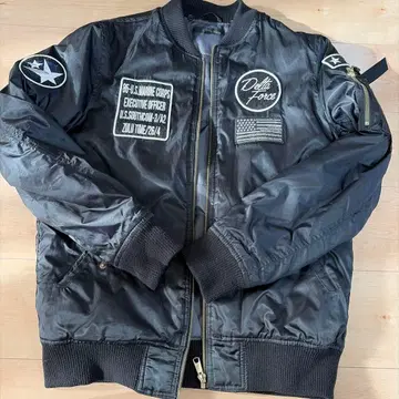 밀리터리풍 블랙 봄버 자켓