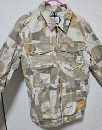 GUESS 카모플라쥬 자켓 L