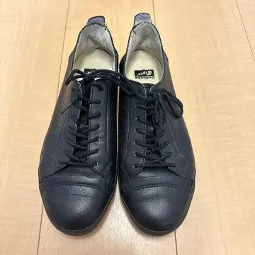 오니츠카타이거 블랙 가죽 스니커즈