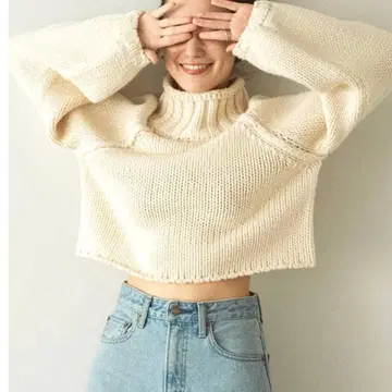 로우 게이지 하이넥 숏 니트