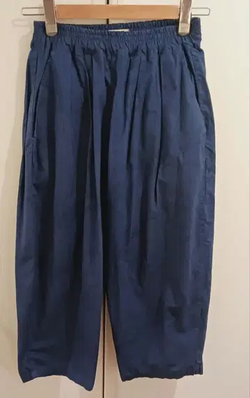 골드 와이드 팬츠 7부 기장 네이비 남성용 S 사이즈