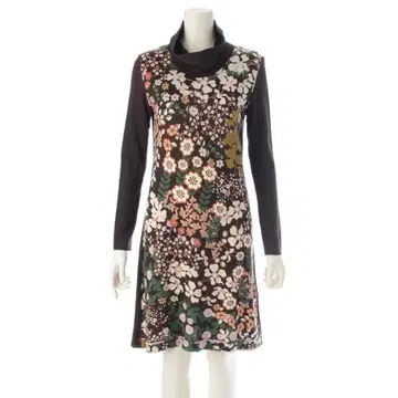 레오나르 스포츠 울 터틀넥 니트 원피스