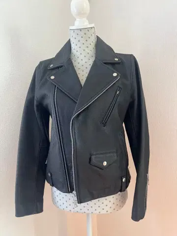 블랙 가죽 라이더 자켓