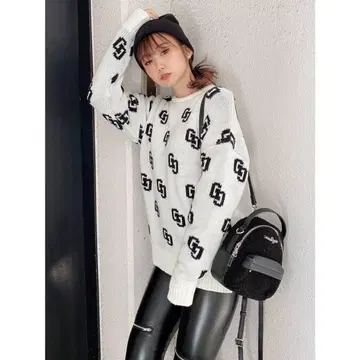 GG 로고 화이트 니트 스웨터 긴팔