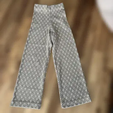 JUEMI 주에미 일본풍 패턴 니트 팬츠 FREE 새상품급 베이지