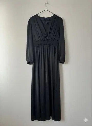 나이로 새틴 맥시 원피스 블랙