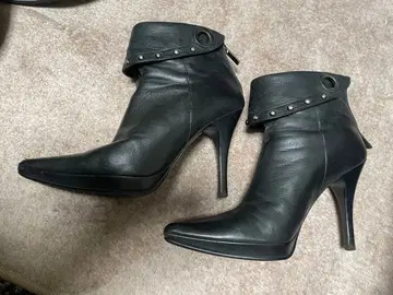 블랙 가죽 힐 부티 Pinky&Dianne