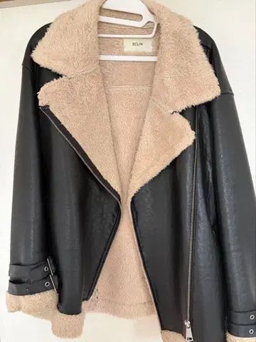 에크란 가죽 자켓