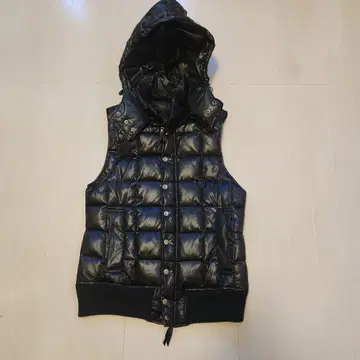 후드 부착 블랙 다운 베스트, 후드는 지퍼로 탈부착 가능 남성용 L