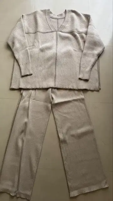 [ 새상품급 ] CLANE 더블 페이스 라인 니트 셋업 화이트