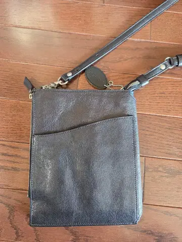 블랙 가죽 숄더백