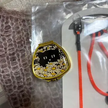 프릭스스토어 니트 새상품 택 포함 22000엔 안드레아 가랜드 바움