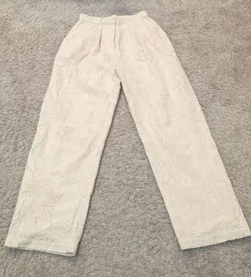 [고품질] CLANE 클라네 커튼 레이스 턱 팬츠 1