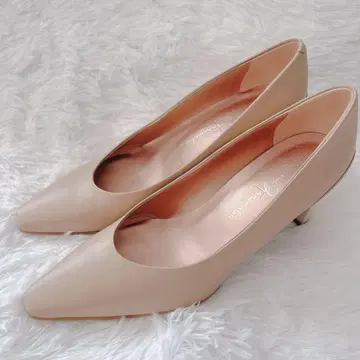 [ 새상품급 ] 긴자 카네마츠 스틸레토 펌프스 베이지 23.5cm