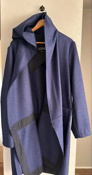 최종 가격 인하 CINI venezia 네이비 울 트렌치코트