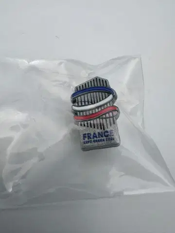 오사카 만박 프랑스관 스태프 한정판 핀 배지