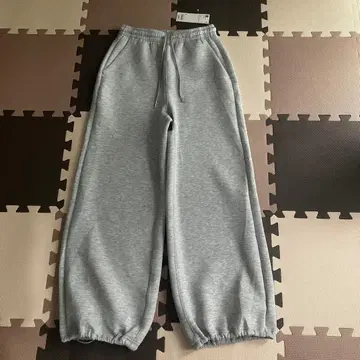 새상품 GU 지유 퍼프 맨투맨 배기 팬츠 S