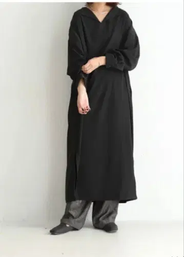 antiqua 블랙 롱 원피스 V넥 긴팔