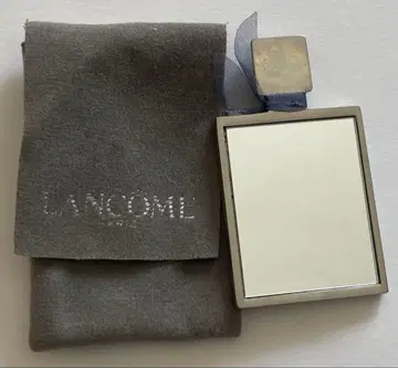 LANCOME La Vie Est Belle 금속제 손거울 주머니 포함