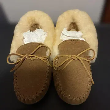 [ MINNETONKA ] 미네통카 무스탕 모코모코 신발 사이즈 6