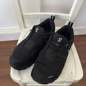 on 스니커즈 블랙 US W8.5