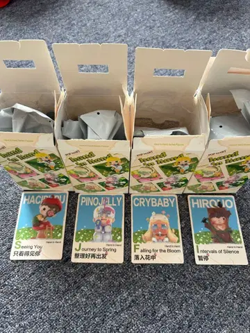 팝마트 POPMART handinhand