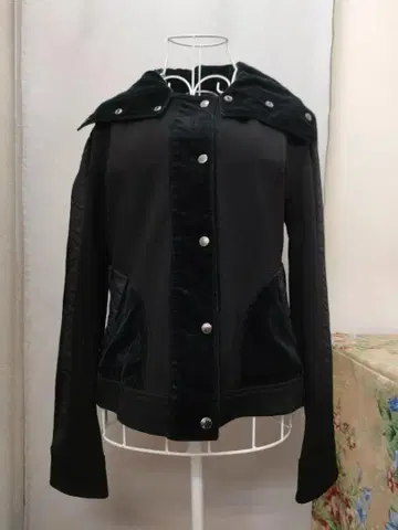 트렁크 히로코코시노 블랙 자켓